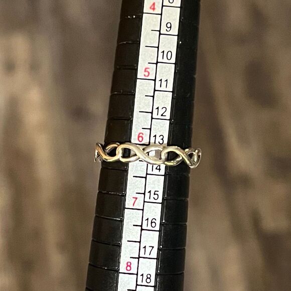 Tiffany & Co. Sterling Silver Narrow Endless Infinity Ring Band Sz 6 - Picture 16 of 16